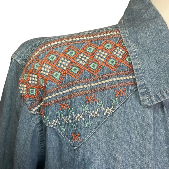 Wrangler Retro Boyfriend Style Embroidered Pearl Snap Chambray Top Large Western - Picture 4 of 12